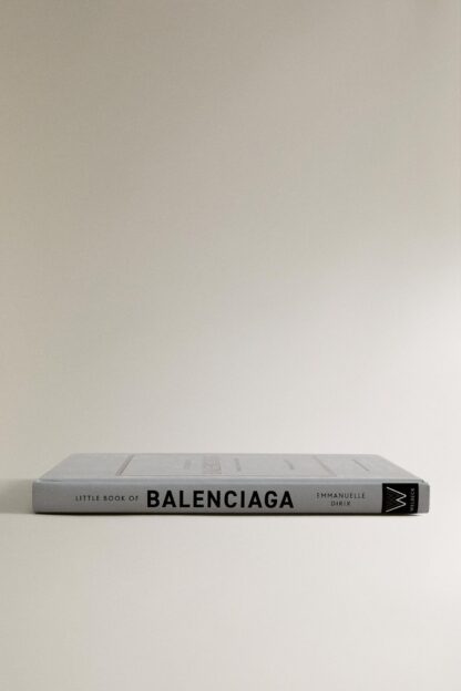 BALENCIAGA'NIN KÜÇÜK KİTABI (İNGİLİZCE)