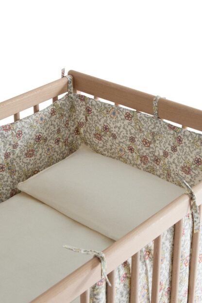 ÇİÇEK DESENLİ BEBEK BEŞİK KORUYUCU