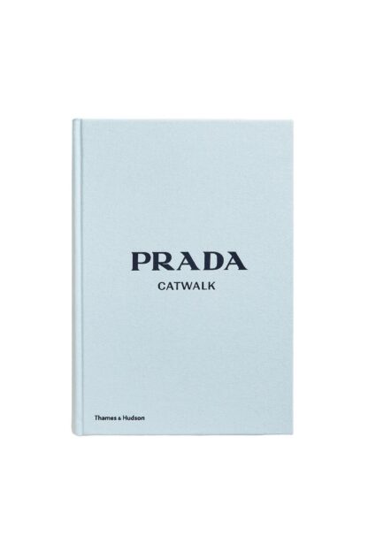 PRADA PODYUM KİTABI (İNGİLİZCE)