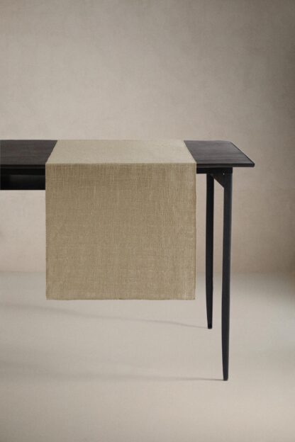 رومیزی زارا - 49228024